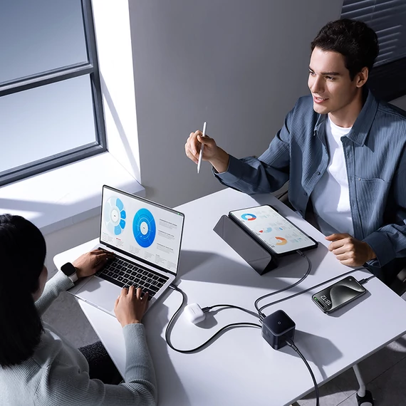 Baseus Super GaN töltőállomás 100W 1×USB-A + 2×USB-C + USB-C kábellel fekete (P10164001123-00)