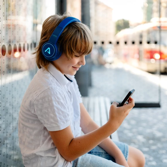 LAMAX GlowKid1 Pink Bluetooth gyerek fejhallgató rózsaszín (8595724902935)